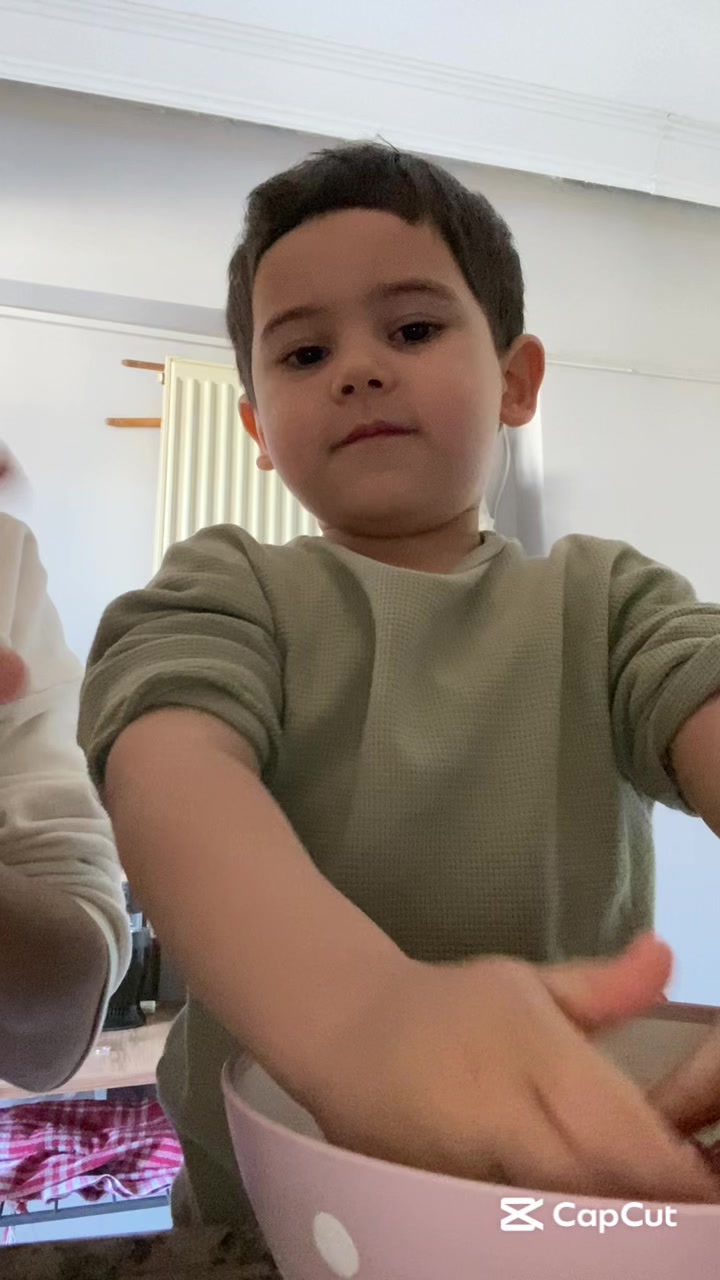 @&Ouml;ğretmen anne ✅ 🍏