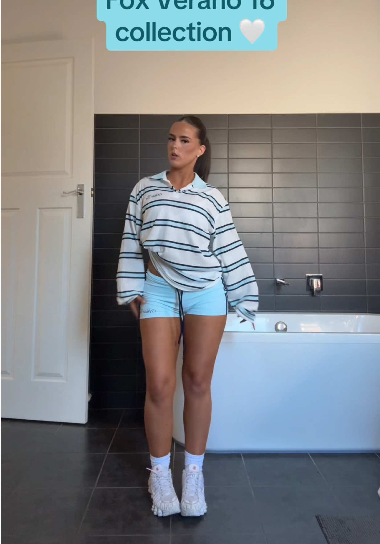 @JEMMA MOSCHINI