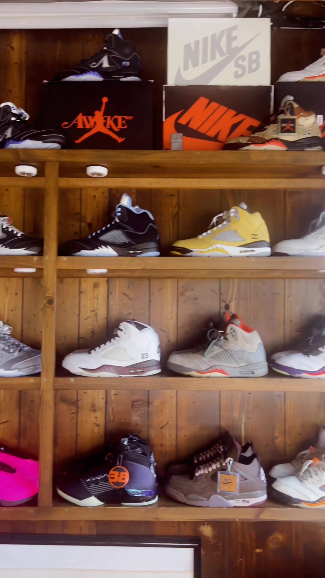 @E-Money 💶 ‘Fresh New Kicks’