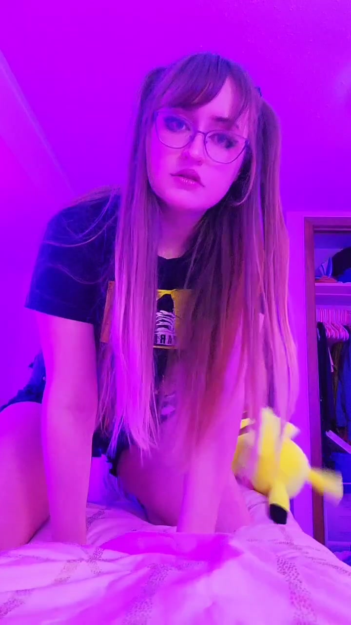 @DivieFuse • Egirl