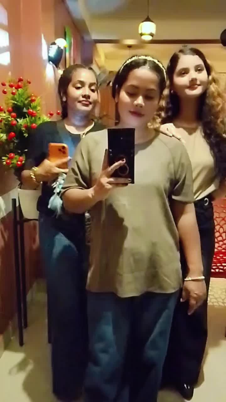 @Aliya Khan