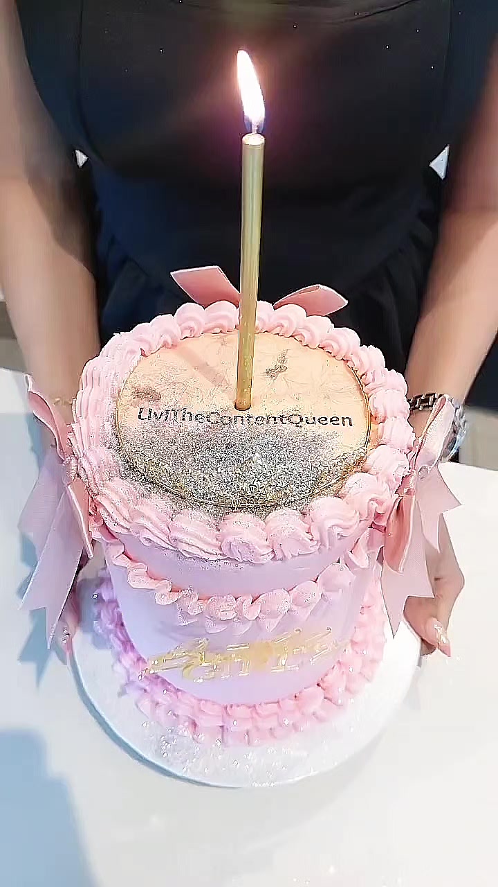 @👑UviTheContentQueen👑