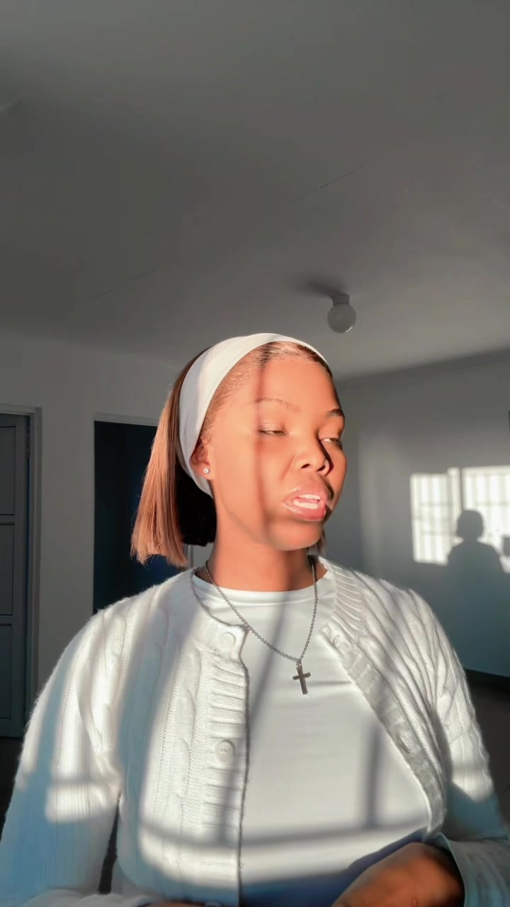 @Mpho_pink