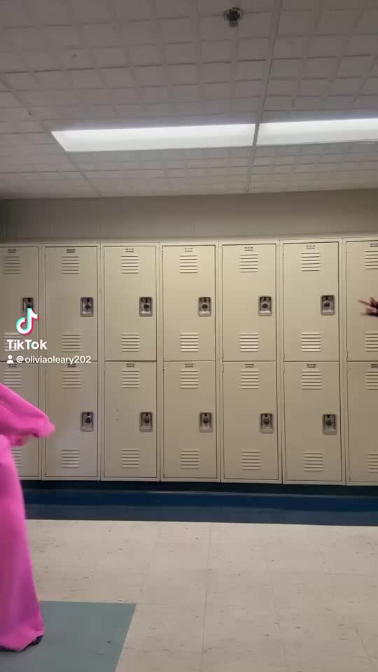 @Riley🫵🏻👹