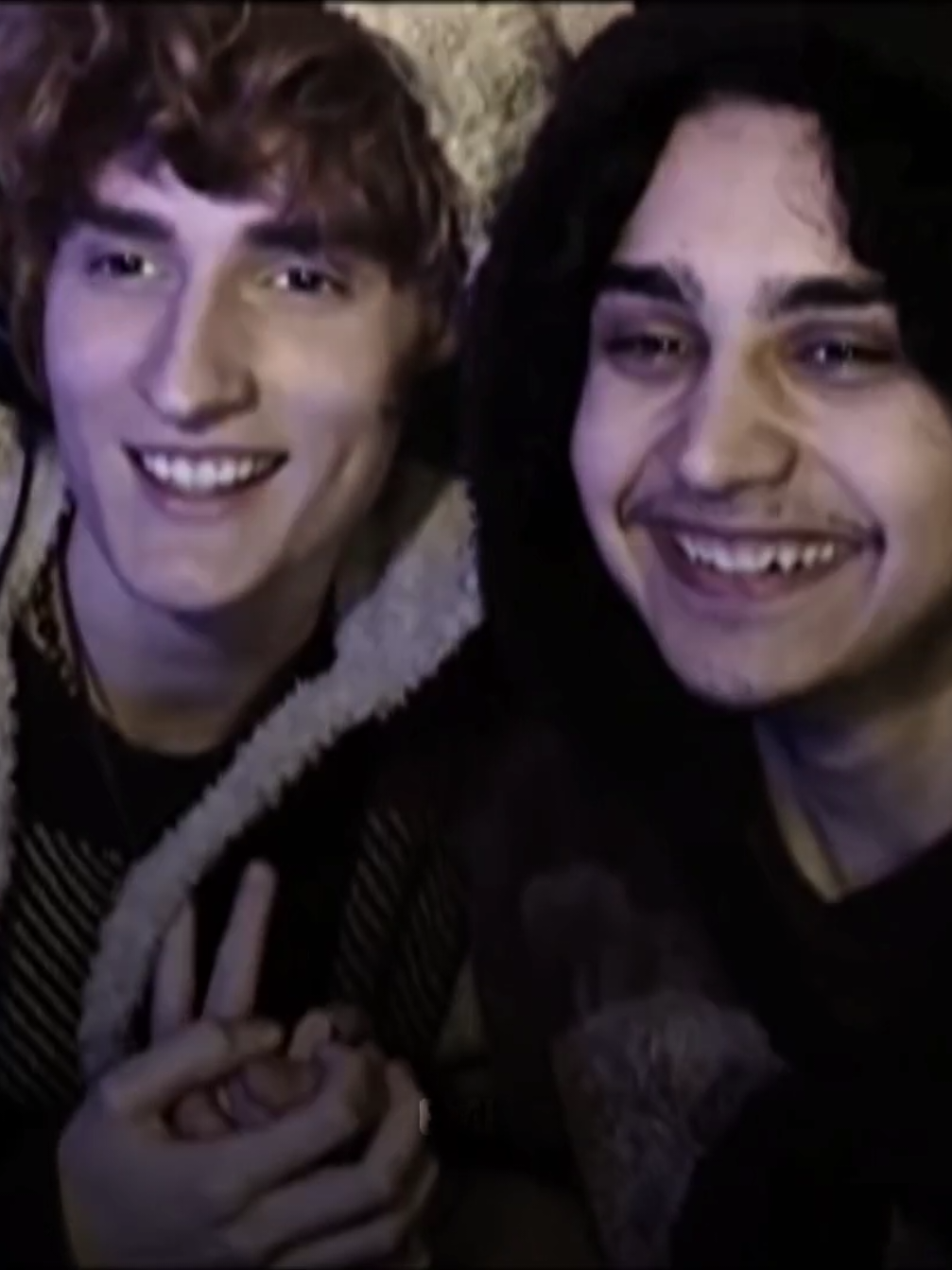 @emi🌸🖇️