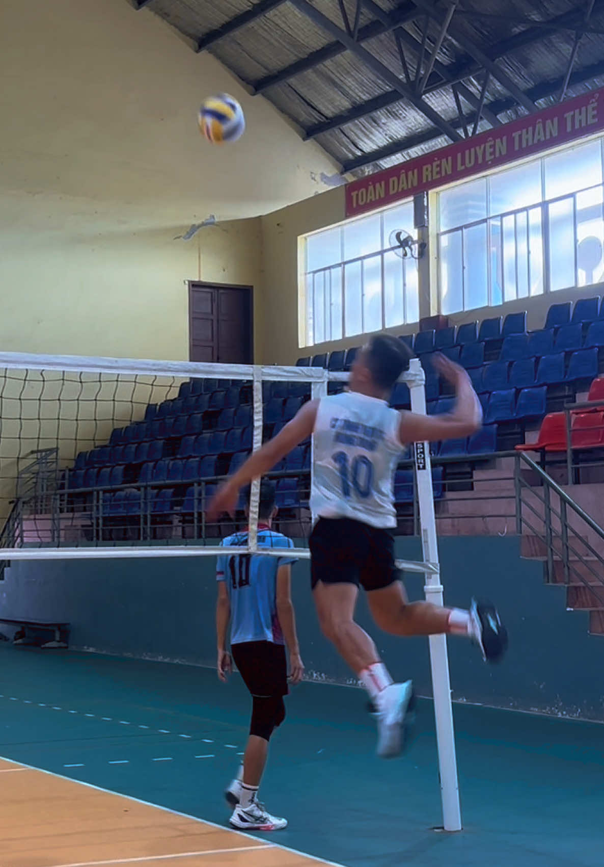 @HiểnĐen Sports 🏐