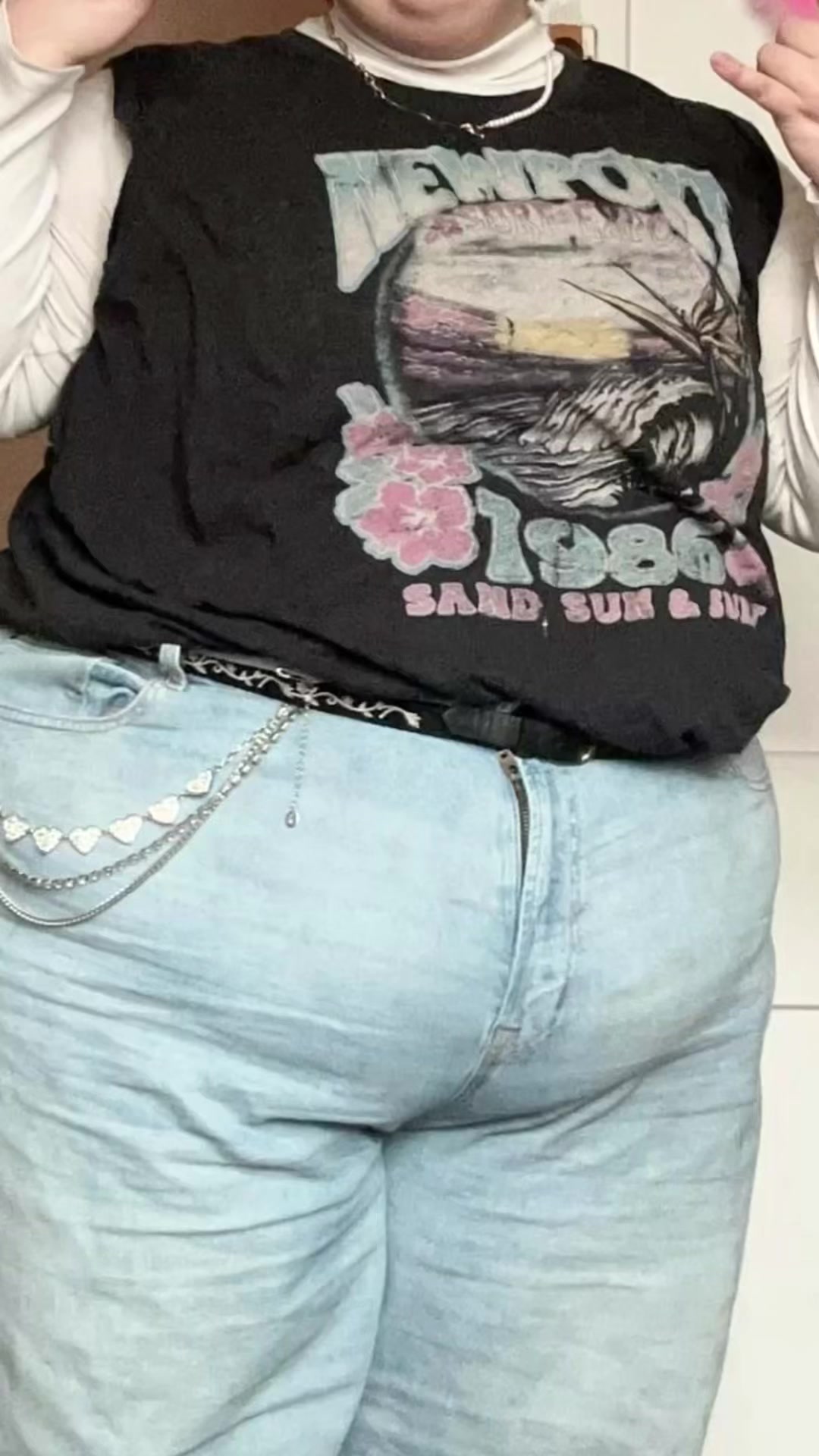 @🪽 . . .