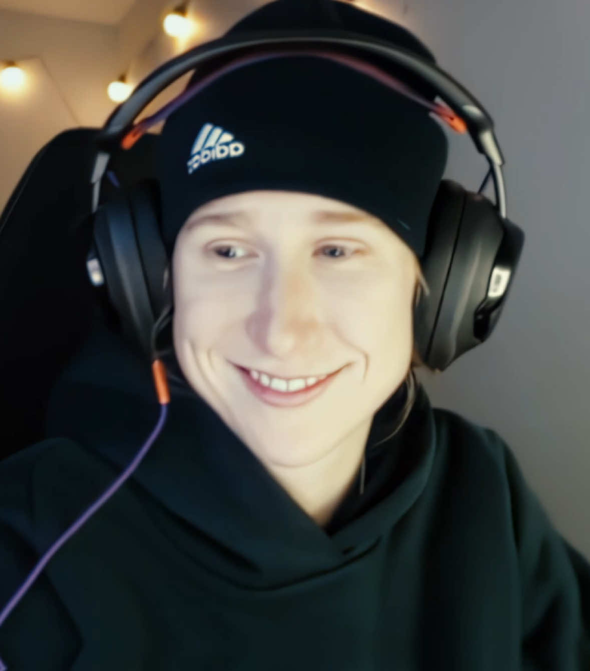 @Leona🗯️