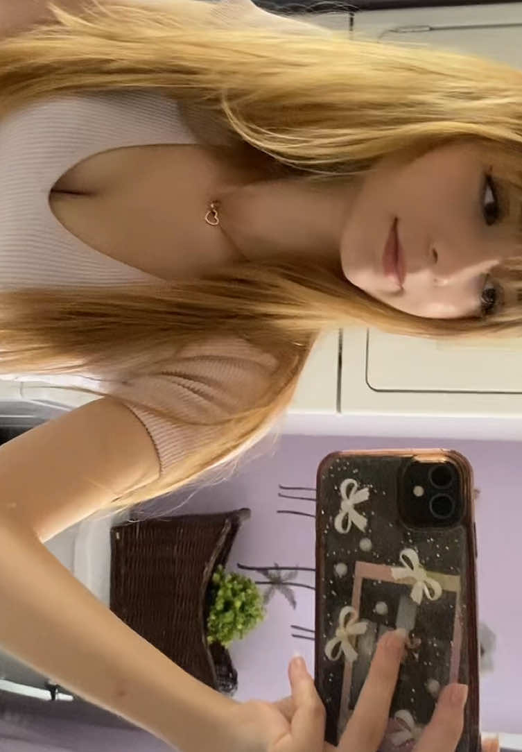 @⋆ 𝐼𝓈𝒶 ⋆