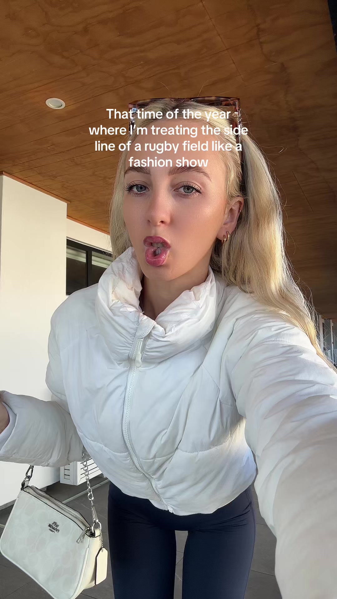 @chloe