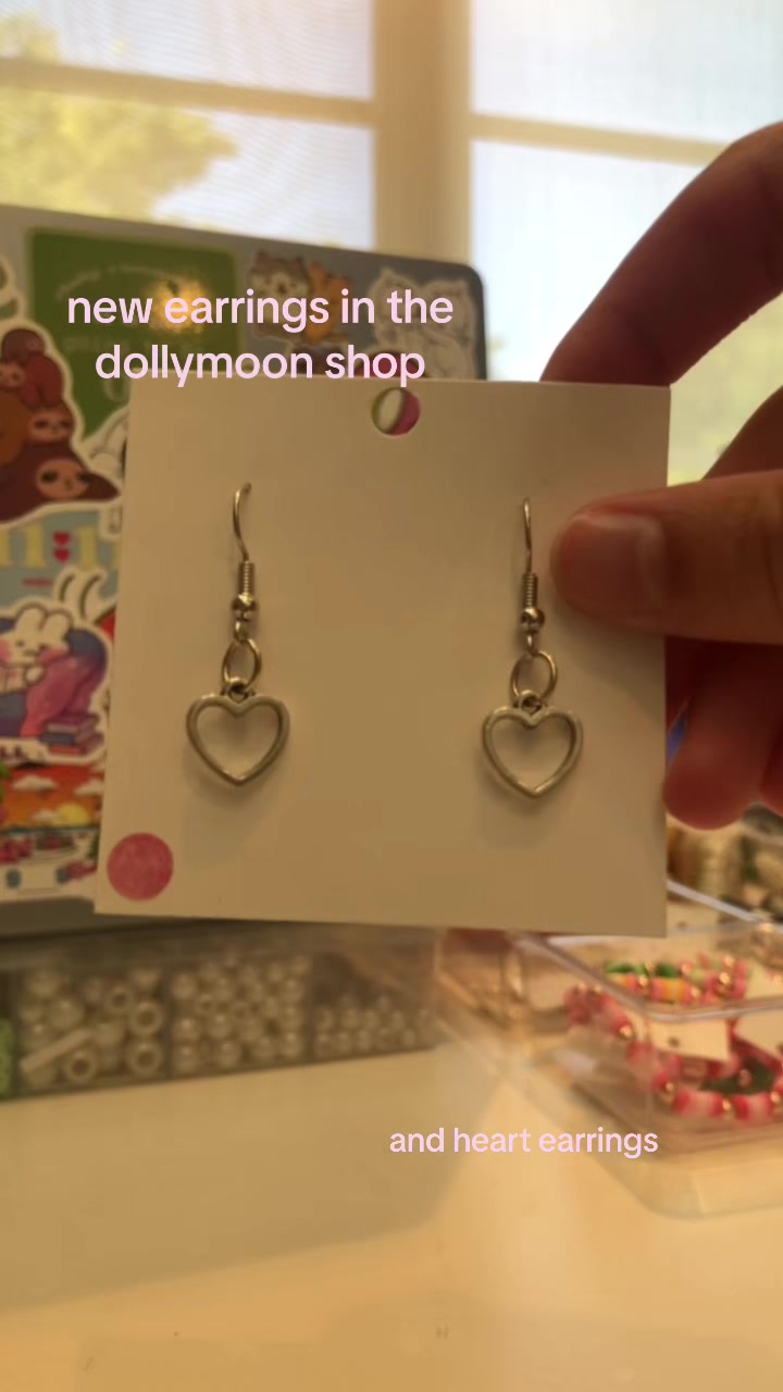 @Dollymoon Crafts ❤️