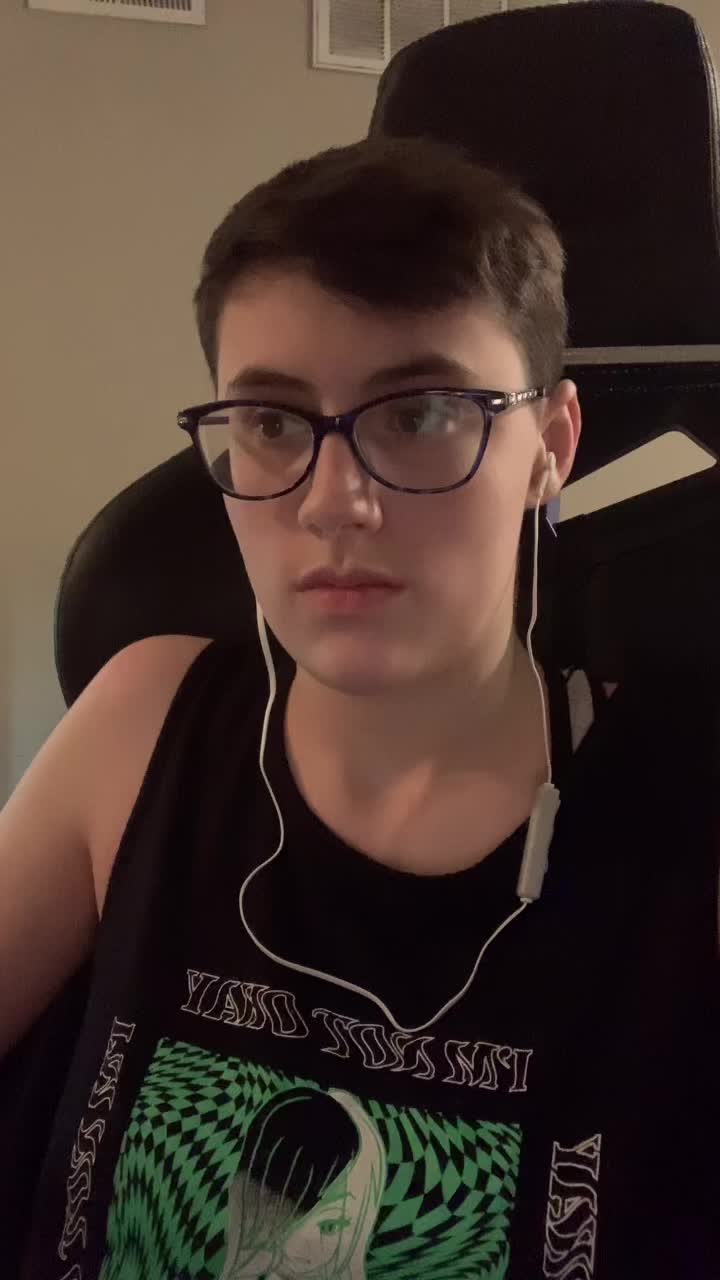@Wolfiefanggirl1