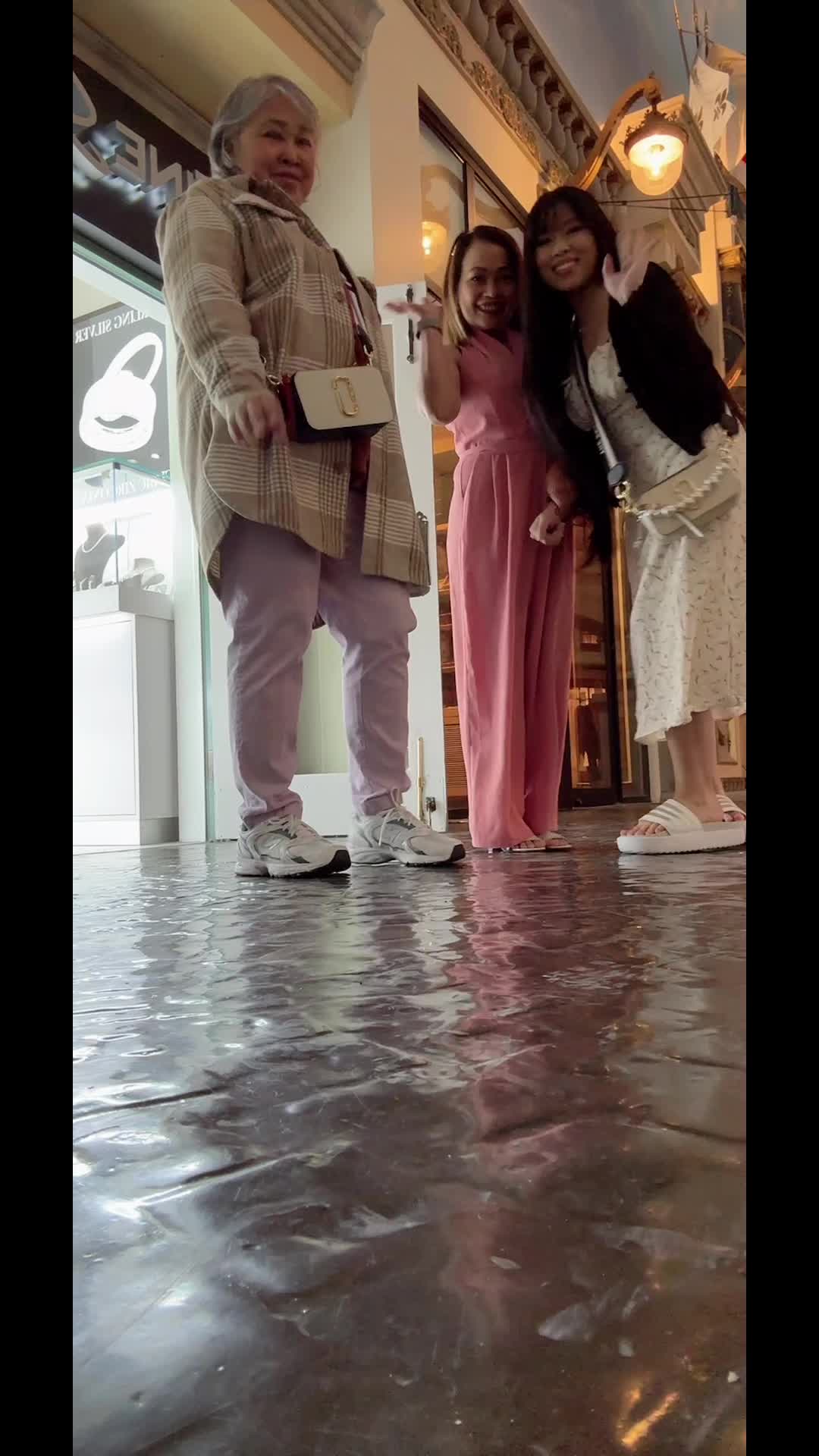 @Yellyrawrr