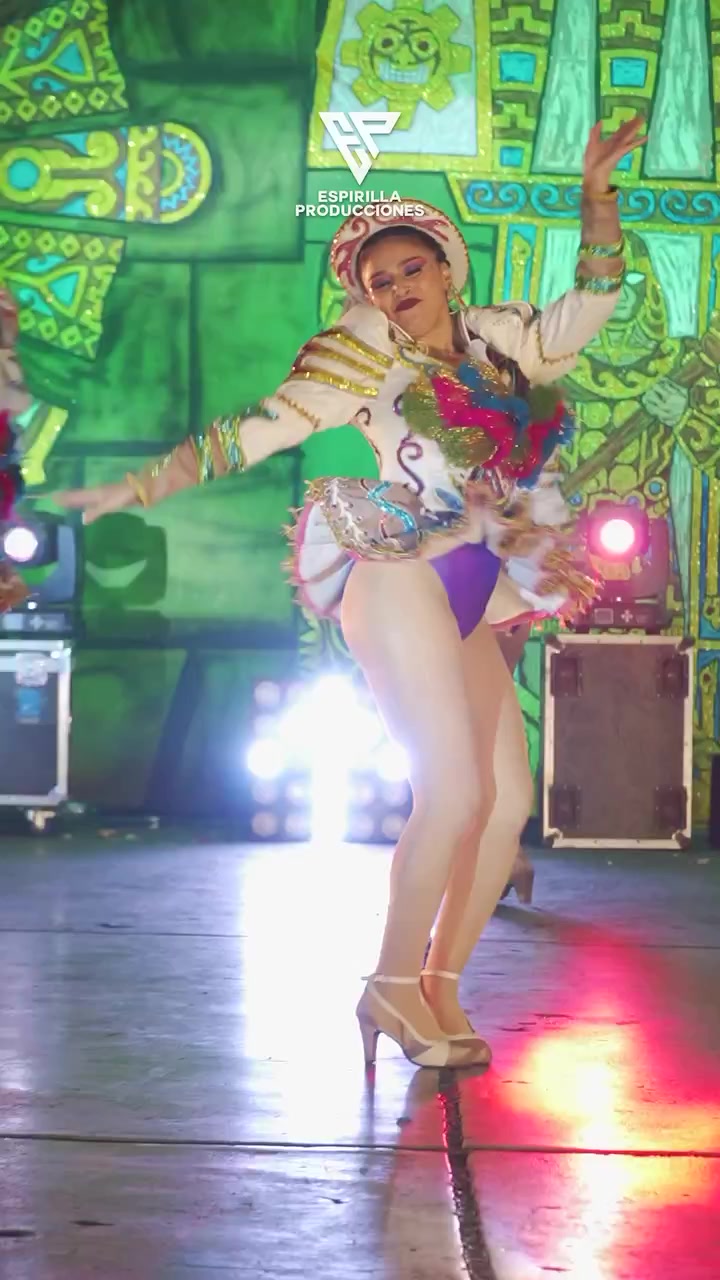 @CholitaHermosa