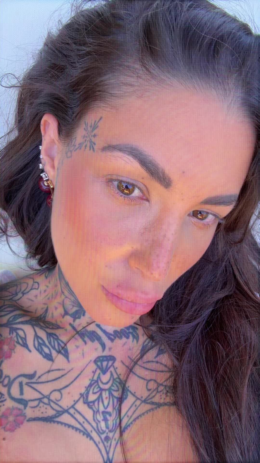 @Viola