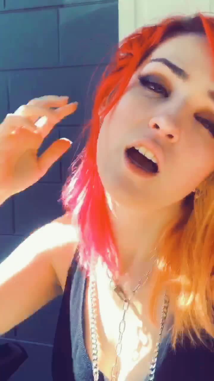 @VaporwaveVally🥀