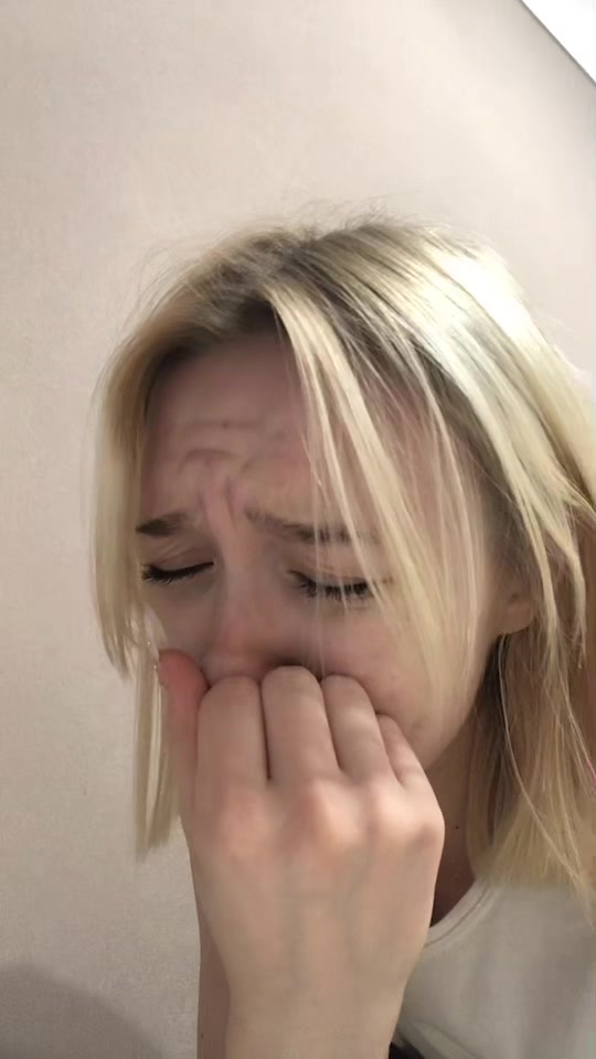 @akv9rr