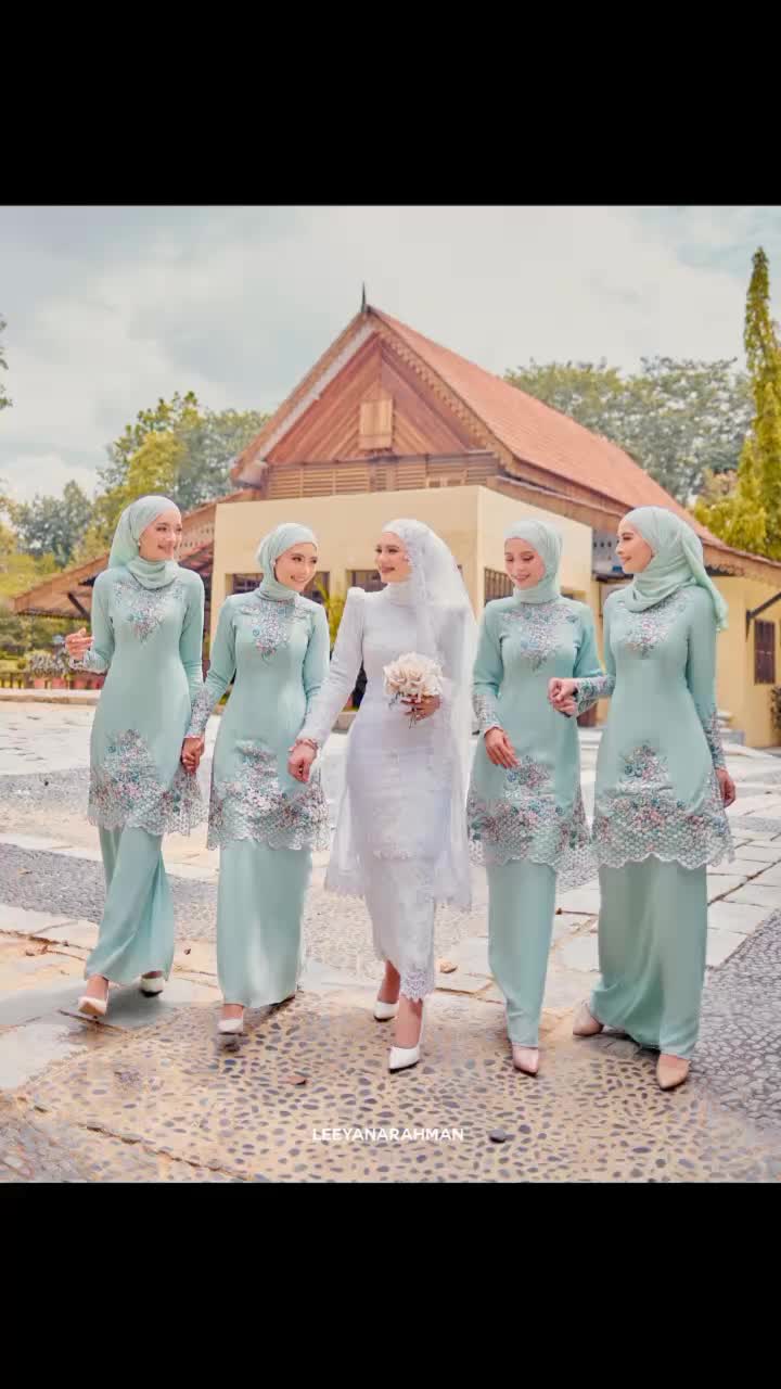 @AzfaridaExclusive