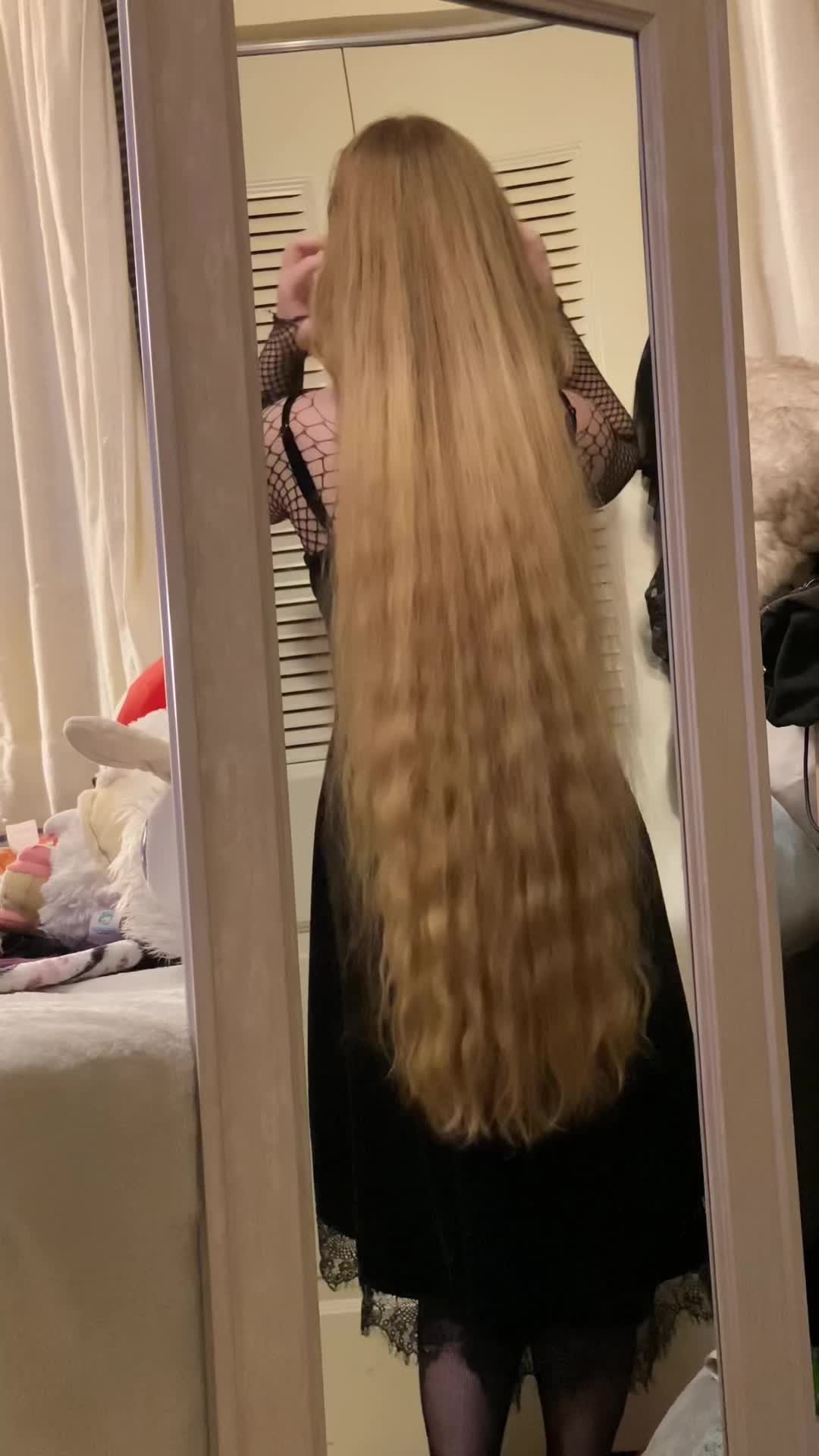 @HauntedMaiden 🌙