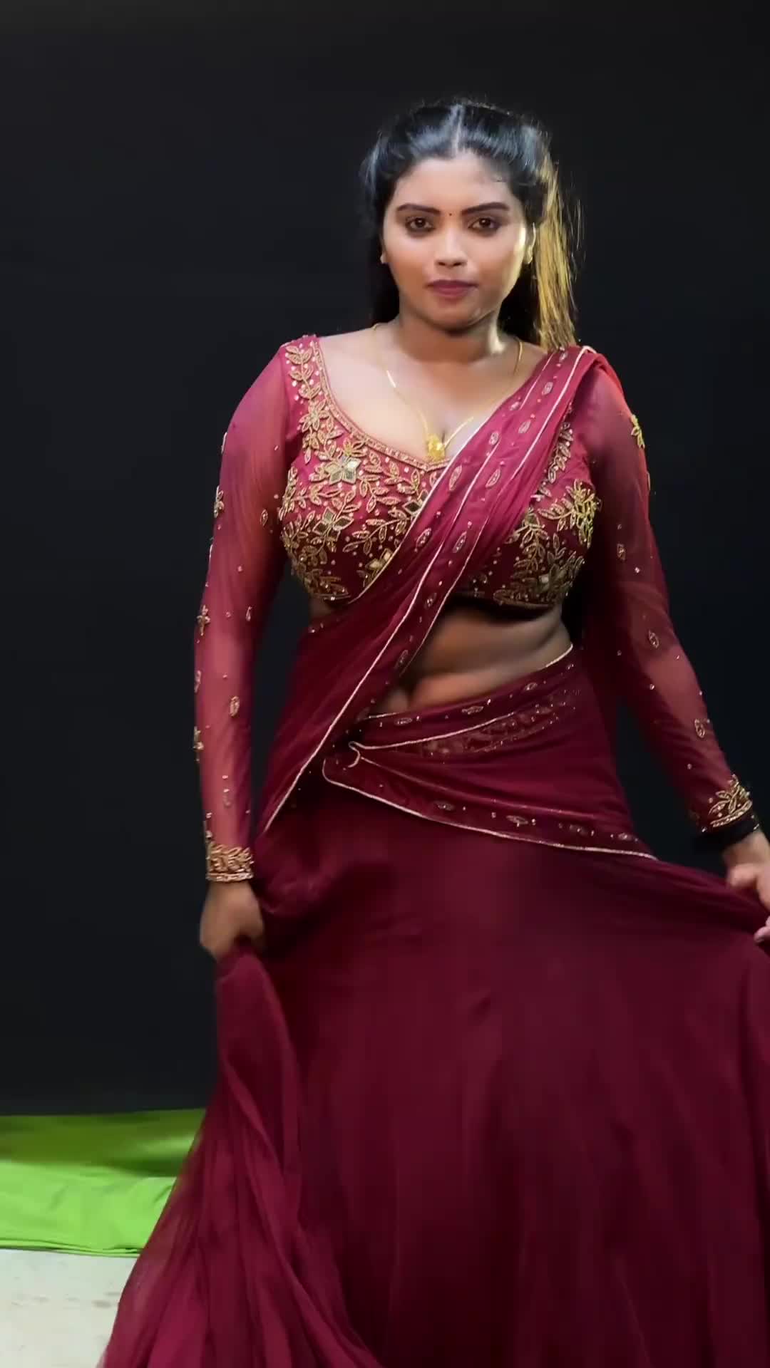 @Elakkiyaa
