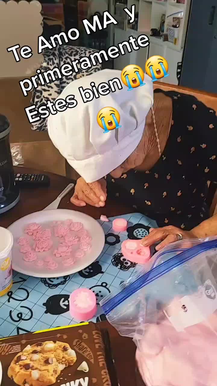 @AmazingCakesByYessy