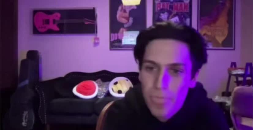 @𝘤𝘩𝘢𝘴𝘦 𝘧𝘰𝘭𝘭𝘰𝘸𝘴<3