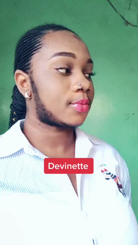 @Femme barbue