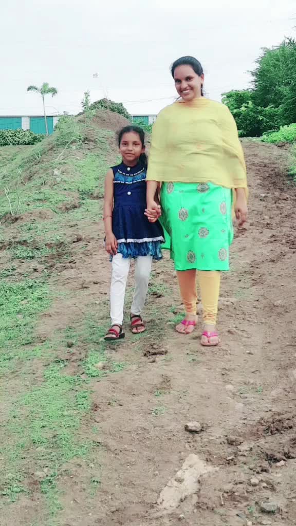 @👑Gayathri Reddy👑