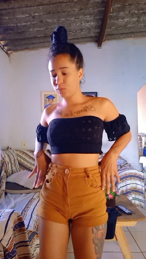 @Loira tatuada