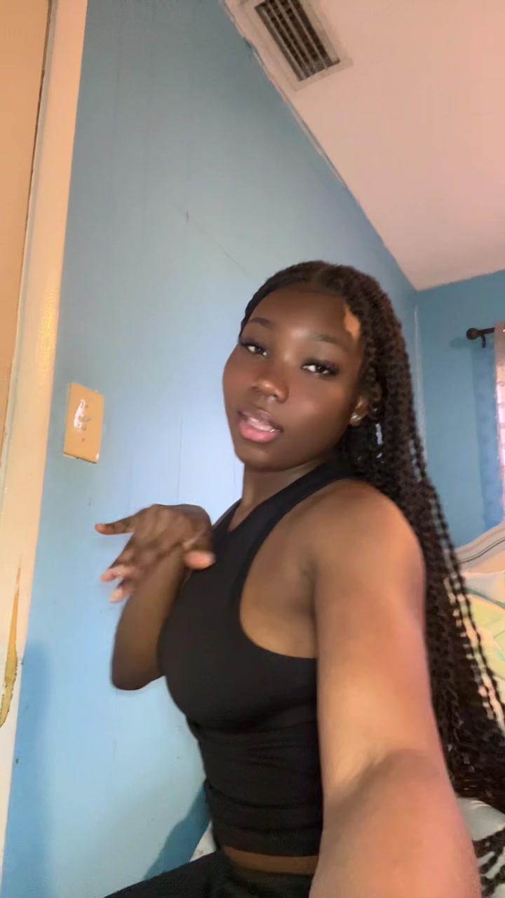 @Nesha💋