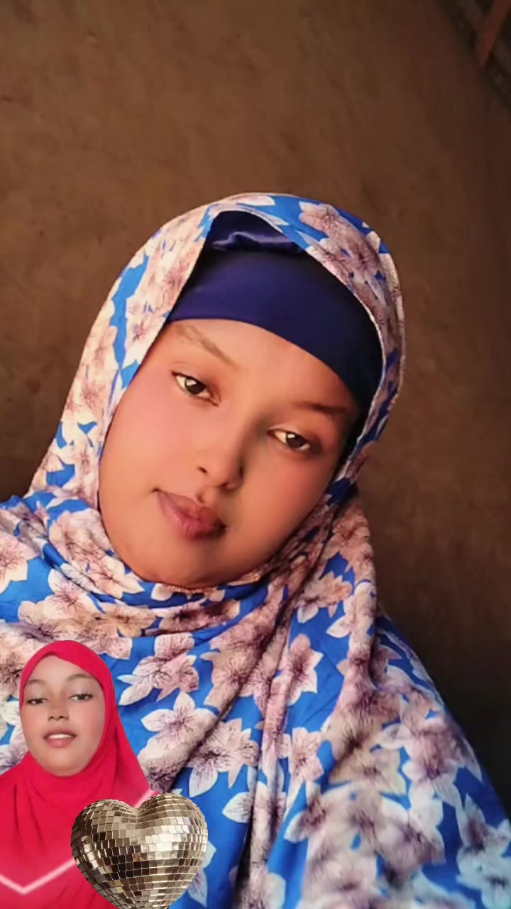 @dhashi reer  ayaanle