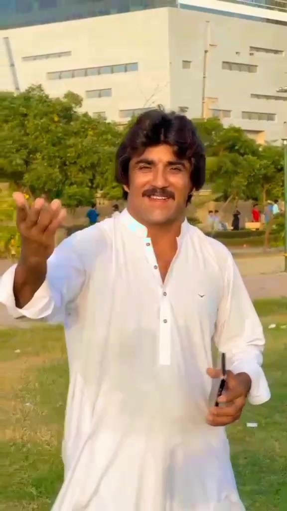 @Waheed Rainbo/Actor