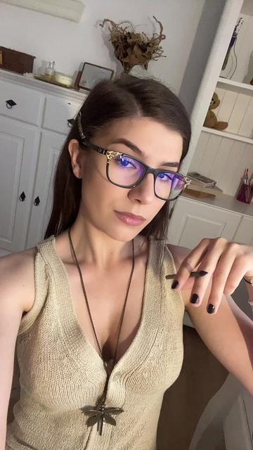 @Larisa