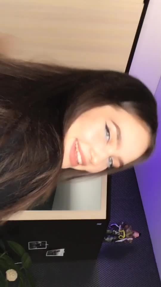 @𝕶𝖗𝖎𝖘 𝖁𝖆𝖓𝖉𝖊𝖗