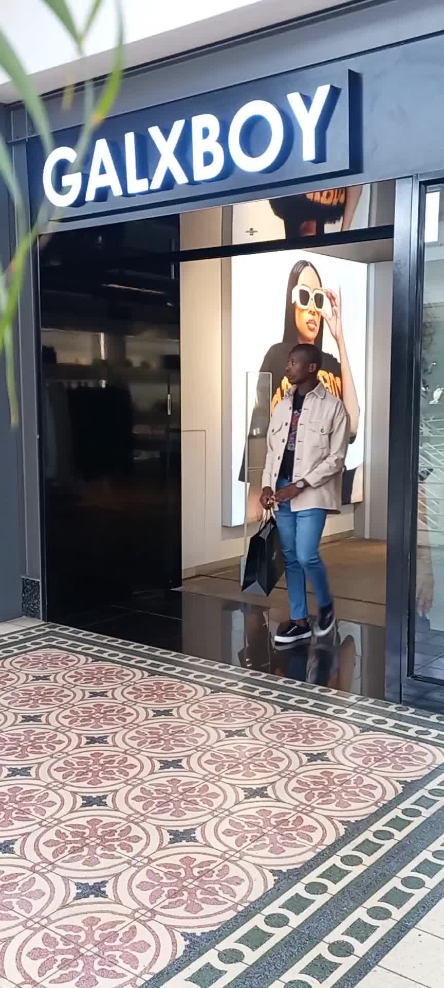 @Sbuu We Vest