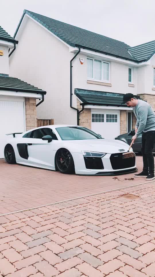 @lmtvee