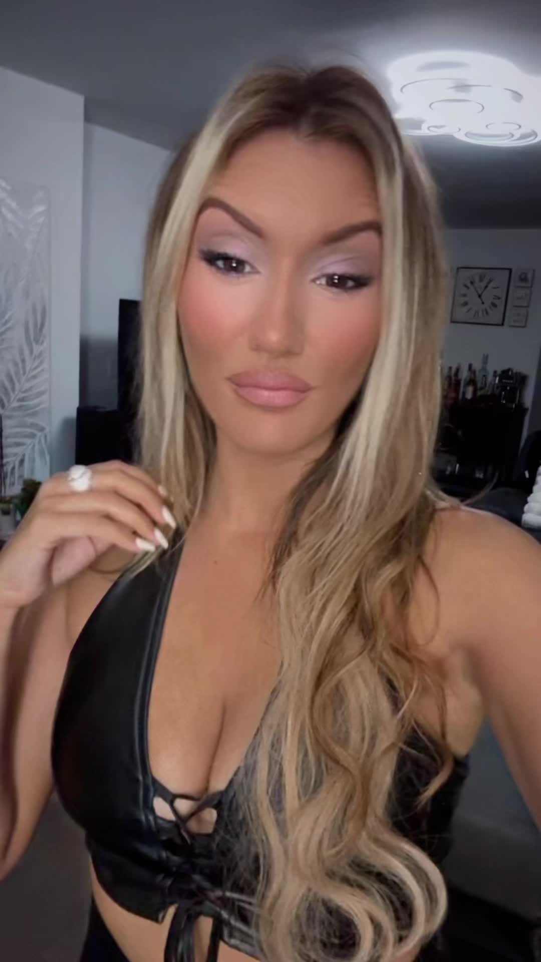 @sabrinakaraqi