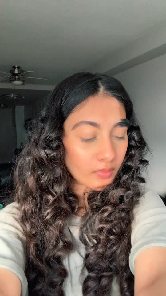 @KAVYAA🖤
