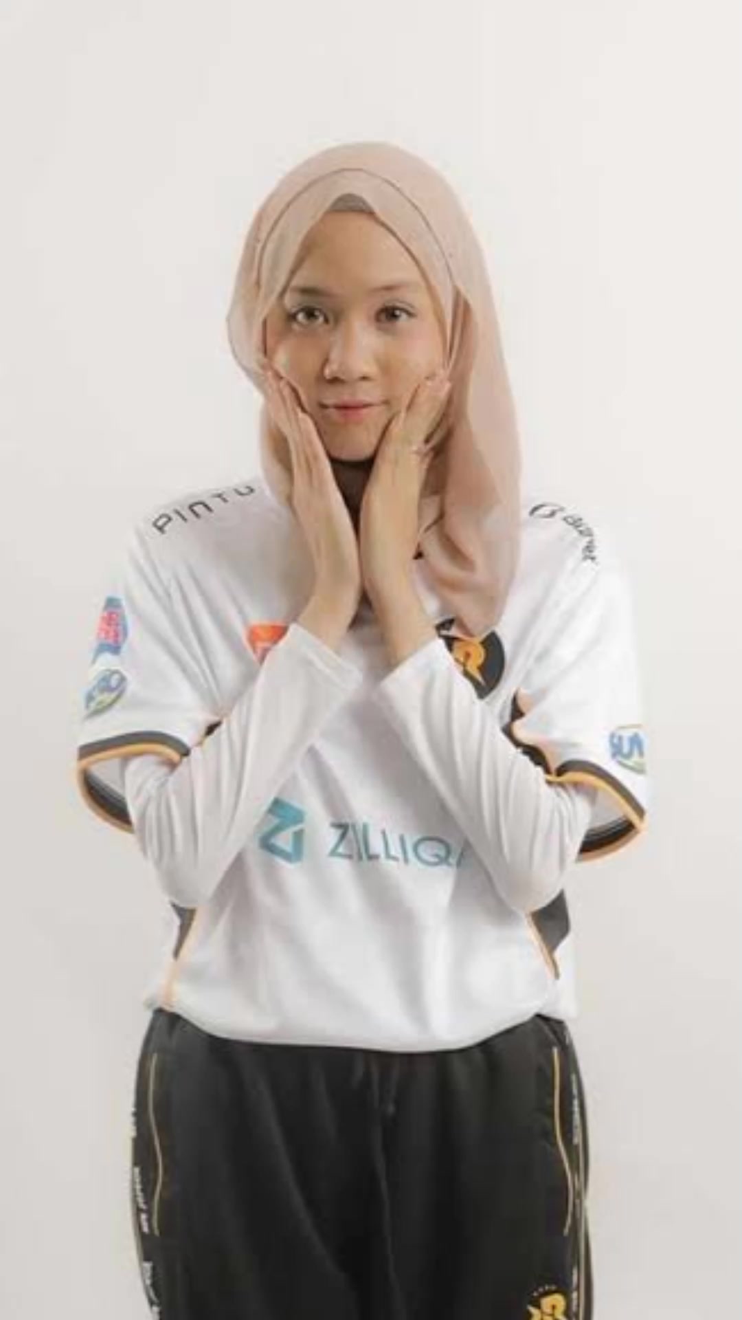 @YEE QIUU