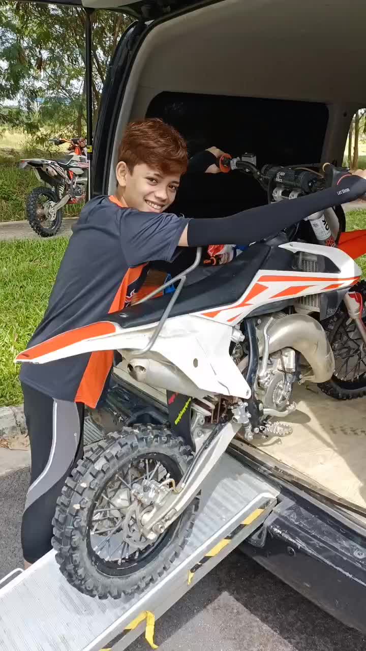 @IsHotwheels88