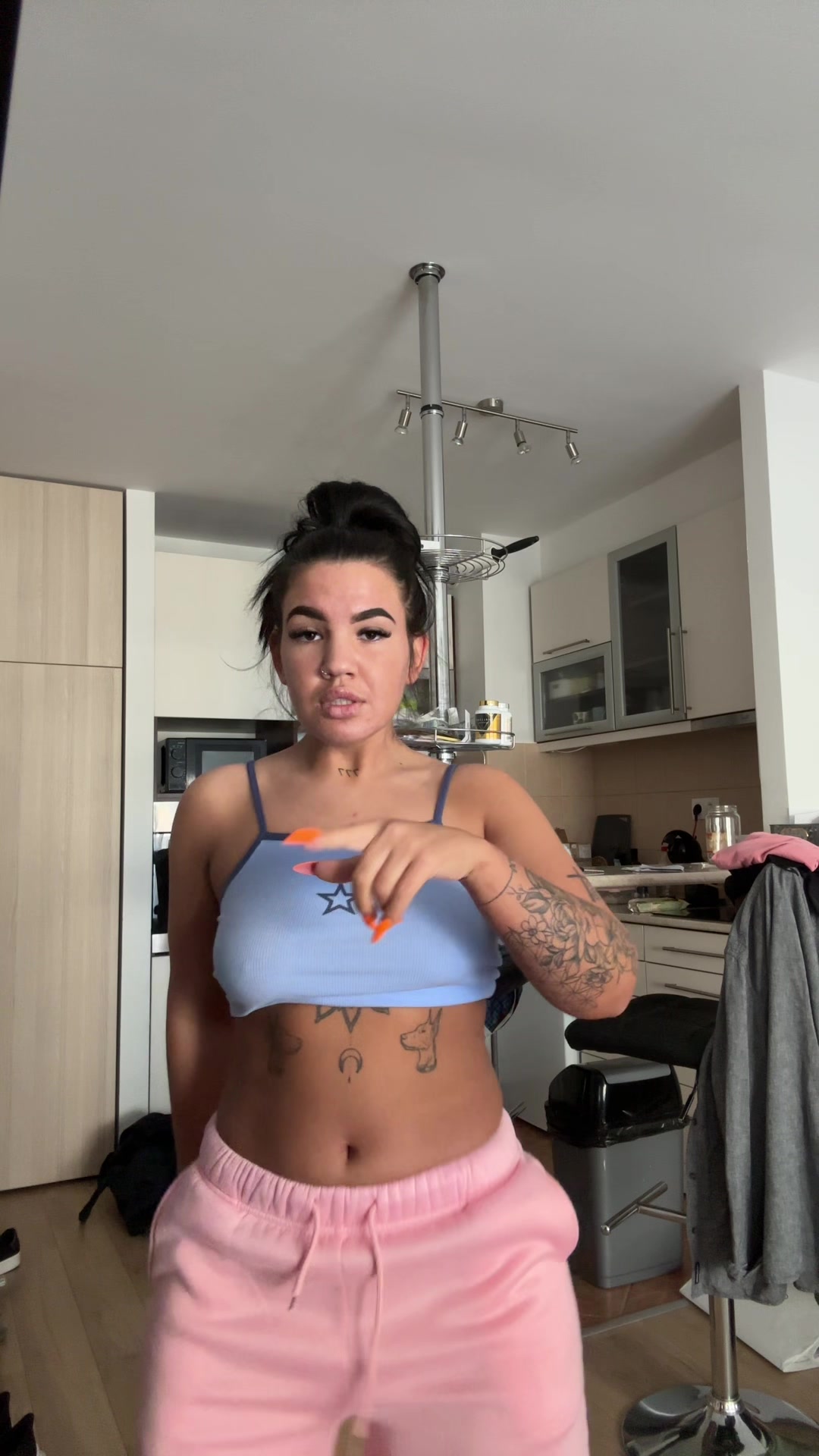 @𝐃.