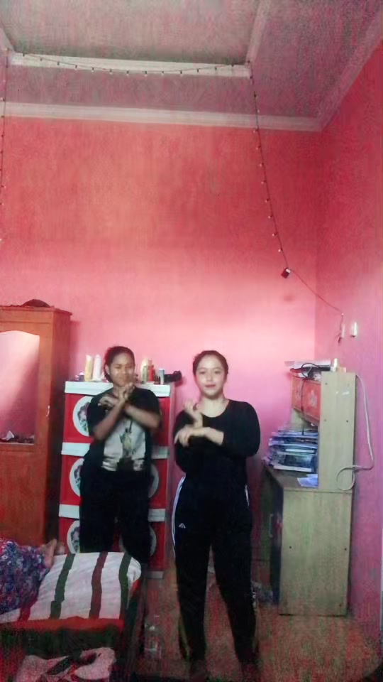 @Ana