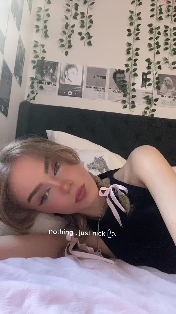 @Tia ♱ ༻¨*:·