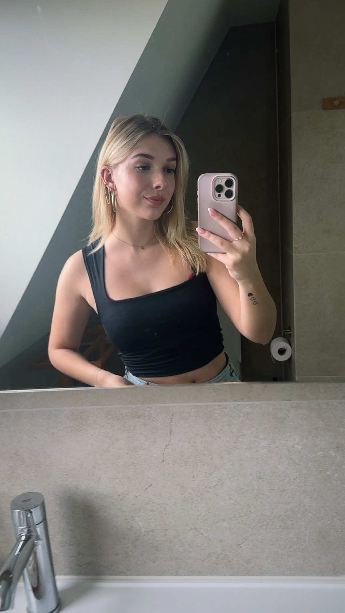@juliaroosx