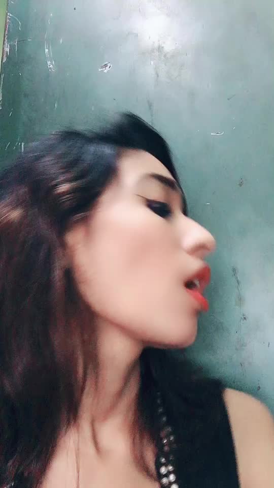 @Dhriti❤️Hiya❤️Singha
