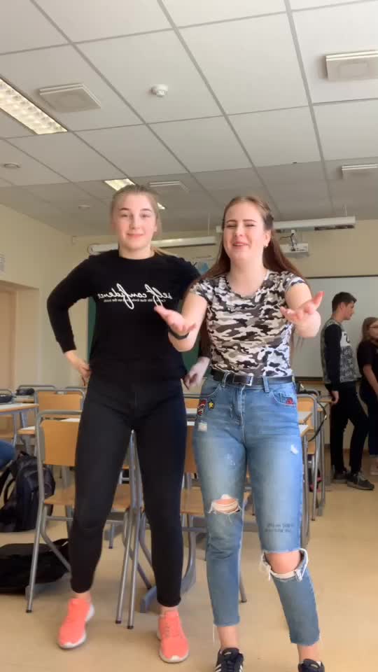 @Дэбилы