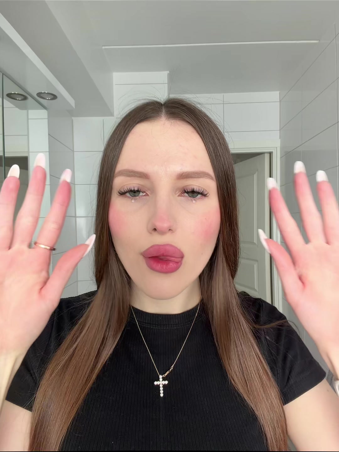 @Полинка🫶🏻