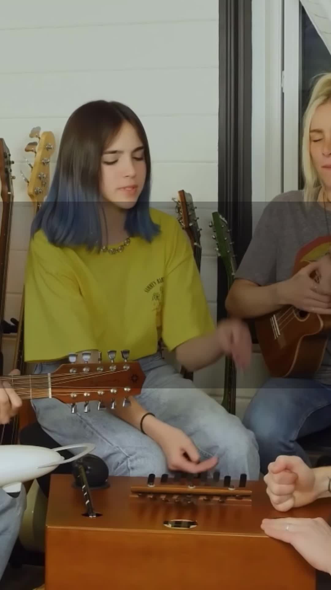 @🦋