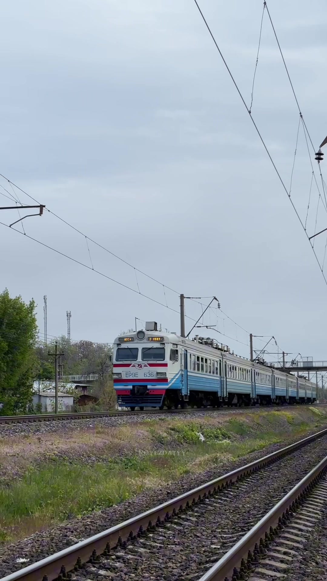 @𝙿𝚘𝚢𝚎𝚣𝚍𝚊𝚝𝚢𝚢🚂🇺🇦