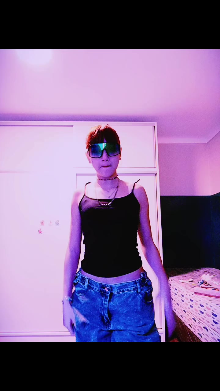 @....